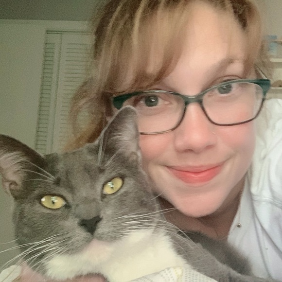 Meet your Posher, Nikki - Picture 3 of 4